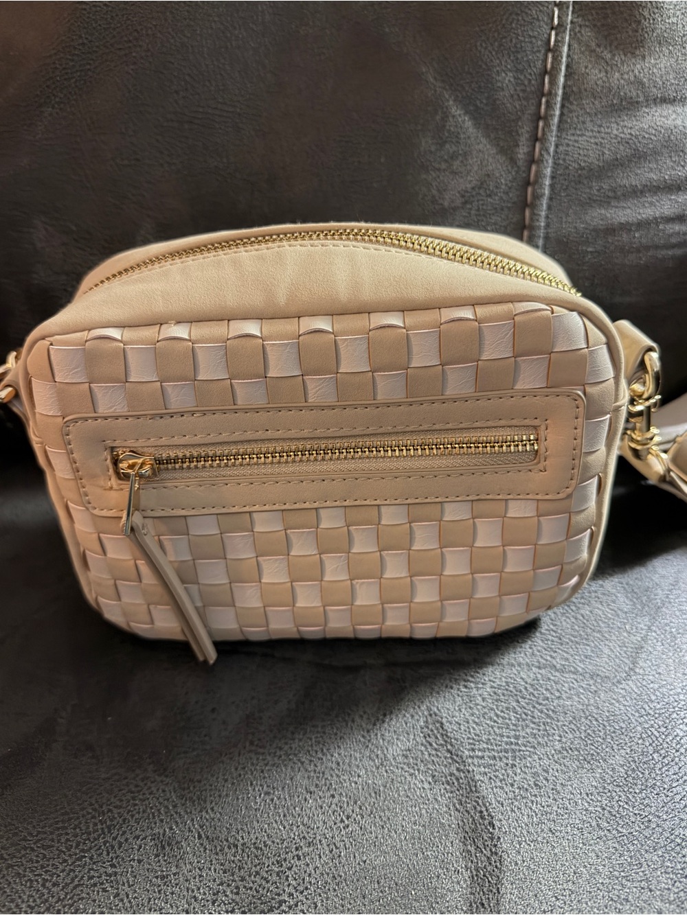 NEW Chic and Active Crossbody Bag by ‘Universal Thread’